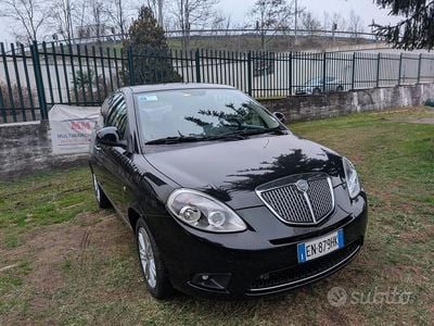 Usata Lancia Ypsilon Platinum 69 CV (50 kW) 2012 Nero Utilitaria