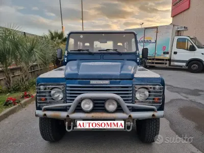 Usata Land Rover Defender 122 CV (89 kW) 2004 Blu Station wagon