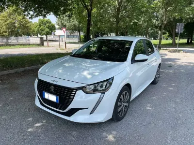 Usata Peugeot 208 Active 75 CV (55 kW) 2021 Bianco Utilitaria