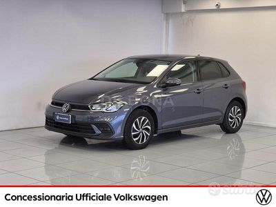 Usata VW Polo Life 95 CV (69 kW) 2023 Grigio Utilitaria