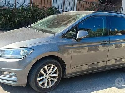 Usata VW Touran 105 CV (77 kW) 2017 Grigio Monovolume