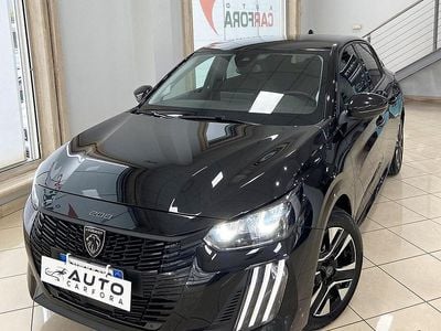 Usata Peugeot 208 Allure 101 CV (74 kW) 2025 Nero Utilitaria