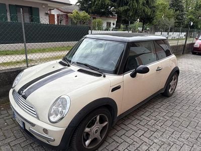 Begagnad Mini Cooper 120 HK (88 kW) 2003 Vit Halvkombi