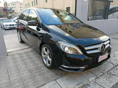 Usata Mercedes B200 136 CV (100 kW) 2012 Nero Monovolume