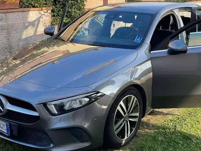 Usata Mercedes A180 Business 116 CV (85 kW) 2019 Grigio Berlina
