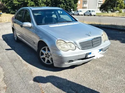 Usata Mercedes C220 Classic 143 CV (105 kW) 2003 Berlina