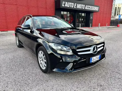 Käytetty Mercedes C200 Executive 160 HP (117 kW) 2020 Musta Farmari