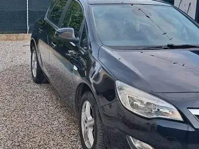 Usata Opel Astra 2010 Nero Utilitaria