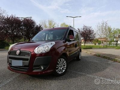 Usata Fiat Doblò Dynamic 90 CV (66 kW) 2011 Rosso Monovolume
