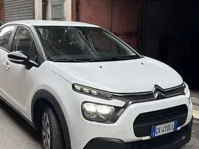 Używany Citroën C3 102 KM (75 kW) 2022 Biały Hatchback