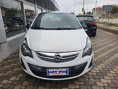 Usata Opel Corsa Edition 65 CV (47 kW) 2014 Bianco Berlina