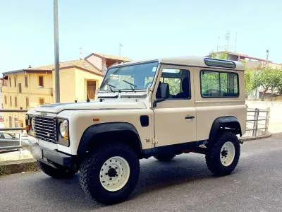 Occasion Land Rover Defender 109 ch (80 kW) 1992 Blanc SUV
