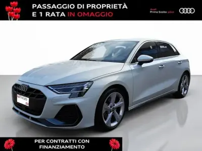 Usata Audi A3 S-Line 150 CV (110 kW) 2025 Bianco ghiacciaio metallizzato Berlina