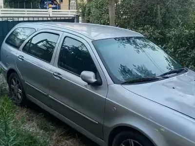 Usata Lancia Lybra 116 CV (85 kW) 2002 Viola Station wagon