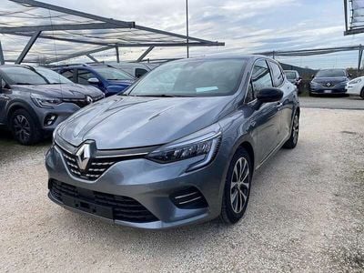 Usata Renault Clio V Techno 91 CV (66 kW) 2023 Gray Berlina