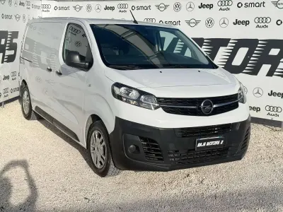 Usata Opel Vivaro Enjoy Plus 120 CV (88 kW) 2022 Bianco Monovolume