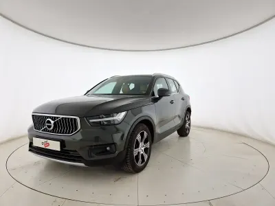 Usata Volvo XC40 Momentum 150 CV (110 kW) 2018 Nero SUV