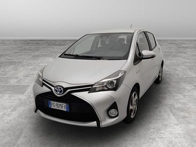 Usata Toyota Yaris Hybrid Active 101 CV (74 kW) 2016 Grigio Berlina