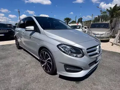 Usata Mercedes B180 Premium 109 CV (80 kW) 2016 Grigio Utilitaria