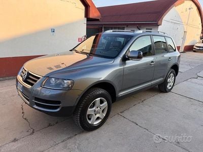 Usata VW Touareg 224 CV (164 kW) 2006 Grigio SUV