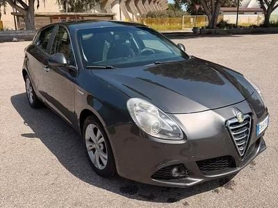 Usado Alfa Romeo Giulietta 105 CV (77 kW) 2011 Gris Utilitario
