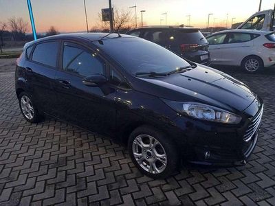 Usata Ford Fiesta 82 CV (60 kW) 2015 Nero Berlina