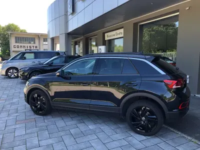 Usata VW T-Roc Edition 150 CV (110 kW) 2024 Deep black met. SUV