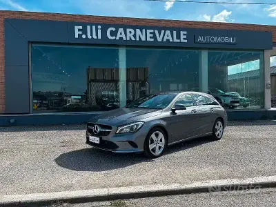 Usata Mercedes CLA200 Business 136 CV (100 kW) 2018 Grigio Station wagon