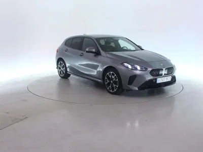 Usata BMW 118 M Sport 150 CV (110 kW) 2025 Skyscraper gray met. Utilitaria