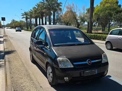 Usata Opel Meriva 101 CV (74 kW) 2005 Nero Monovolume
