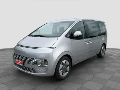 Usata Hyundai Staria 177 CV (130 kW) 2024 Shimmering silver Monovolume