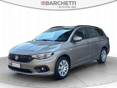 Usata Fiat Tipo Business 120 CV (88 kW) 2017 Oro Station wagon