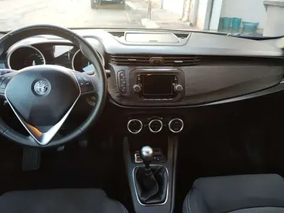 Usata Alfa Romeo Giulietta 120 CV (88 kW) 2018 Grigio Utilitaria