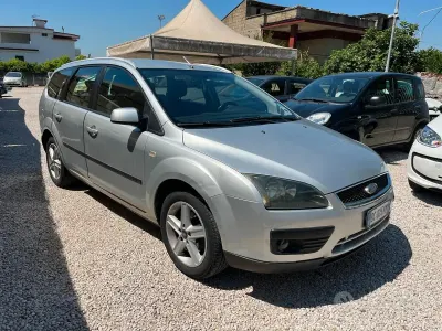 Usata Ford Focus S 90 CV (66 kW) 2006 Grigio Station wagon