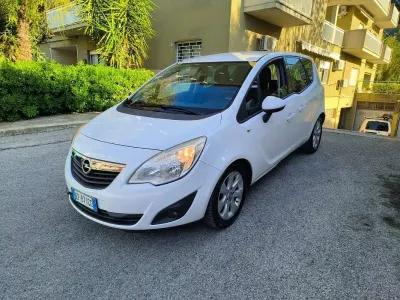 Usata Opel Meriva Cosmo 101 CV (74 kW) 2011 Monovolume