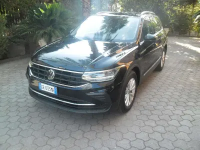 Usata VW Tiguan Life 150 CV (110 kW) 2023 Nero SUV