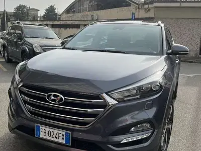 Usata Hyundai Tucson Xpossible 136 CV (100 kW) 2015 Grigio SUV