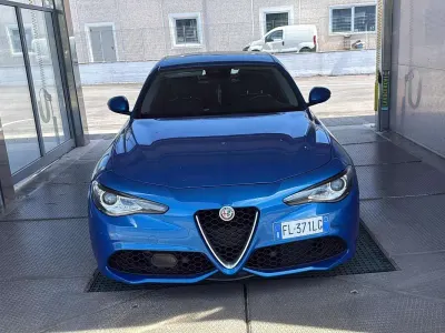 Używany Alfa Romeo Giulia Veloce 211 KM (155 kW) 2017 Niebieski Sedan/Limuzyna