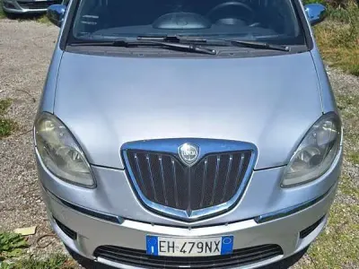 Usata Lancia Musa S 92 CV (67 kW) 2011 Argento Monovolume