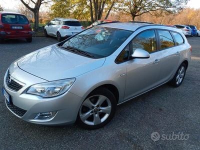 Usata Opel Astra 110 CV (80 kW) 2012 Grigio Station wagon