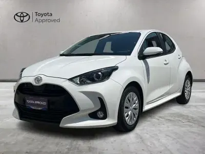 Usata Toyota Yaris Active 72 CV (52 kW) 2022 Bianco Utilitaria
