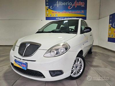 Usata Lancia Ypsilon Platinum 75 CV (55 kW) 2011 Bianco Utilitaria