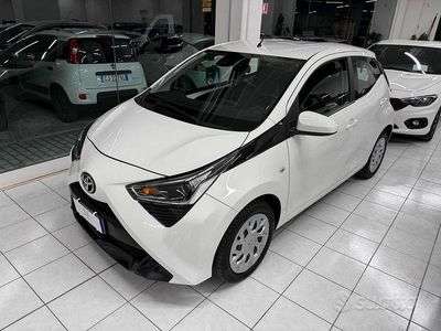 Usata Toyota Aygo Connect Style 72 CV (52 kW) 2021 Bianco(met.) Utilitaria