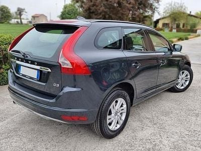 Usata Volvo XC60 R-Design 150 CV (110 kW) 2016 Grigio SUV
