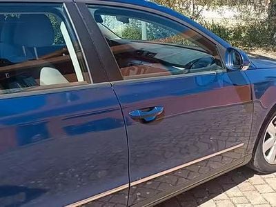 Usata VW Passat 143 CV (105 kW) 2008 Blu Station wagon