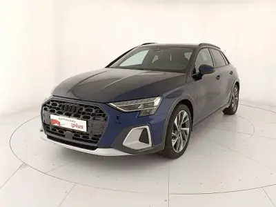 Usata Audi A3 Ambiente 204 CV (150 kW) 2025 Blu navarra metallizzato Berlina