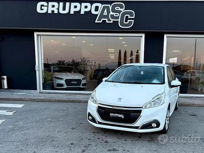 Usata Peugeot 208 75 CV (55 kW) 2015 Bianco Utilitaria