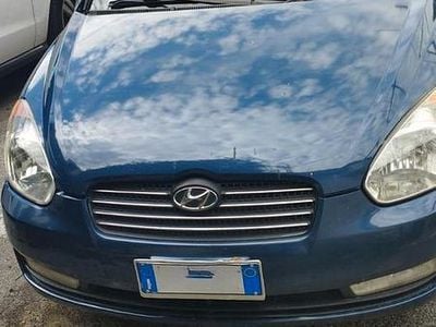 Usata Hyundai Accent 110 CV (80 kW) 2007 Blu Berlina