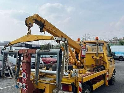 Usata Iveco Daily 88 CV (64 kW) 1988 Giallo