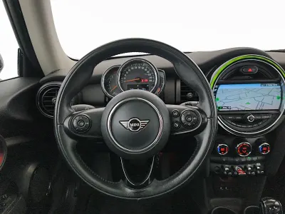 Usata Mini ONE Hype 102 CV (75 kW) 2019 Midnight black Utilitaria
